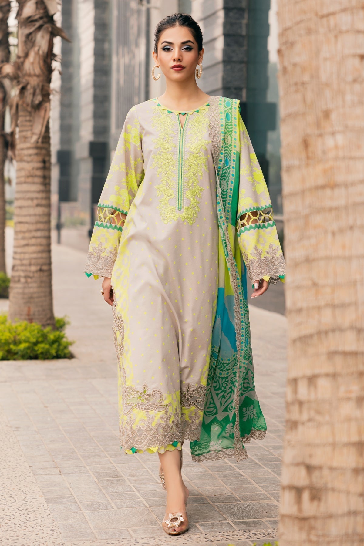 CHARIZMA RANG E BAHAR LAWN EMBROIDERED COLLECTION 2025 ๐