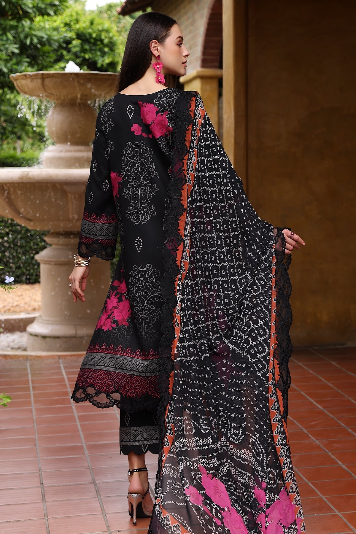 CHARIZMA RANG E BAHAR LAWN EMBROIDERED COLLECTION 2025 ๐