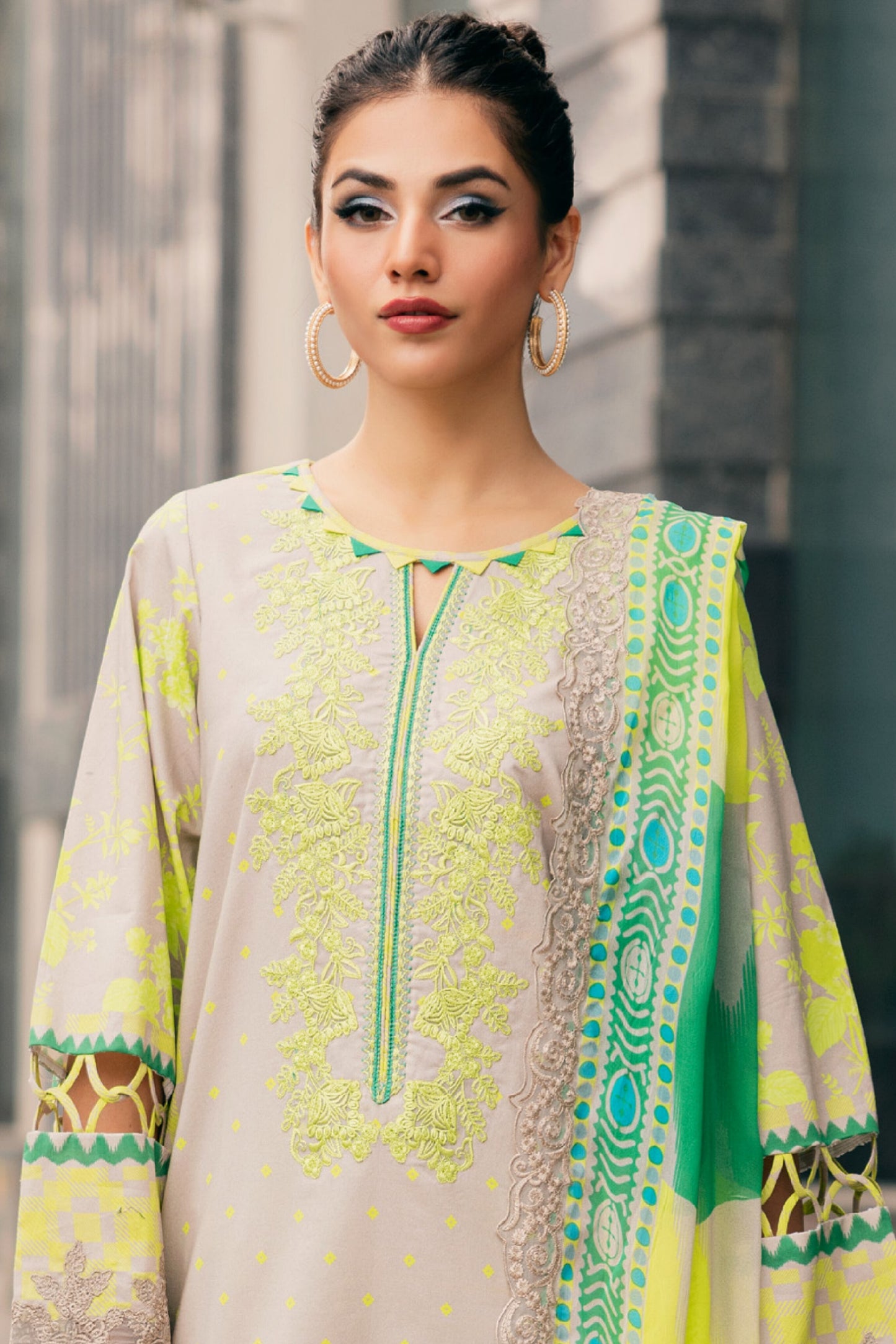 CHARIZMA RANG E BAHAR LAWN EMBROIDERED COLLECTION 2025 ๐