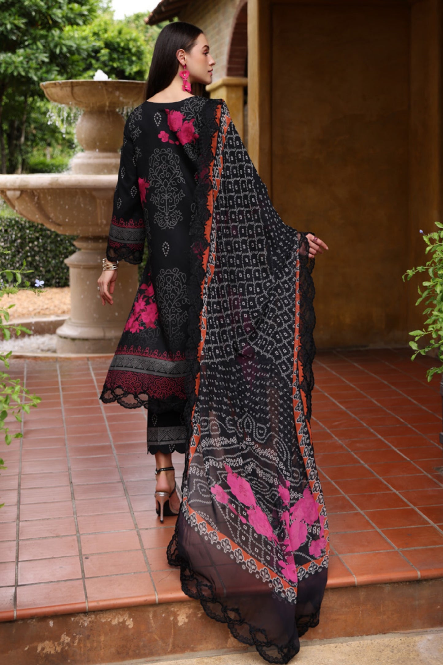 CHARIZMA RANG E BAHAR LAWN EMBROIDERED COLLECTION 2025 ๐