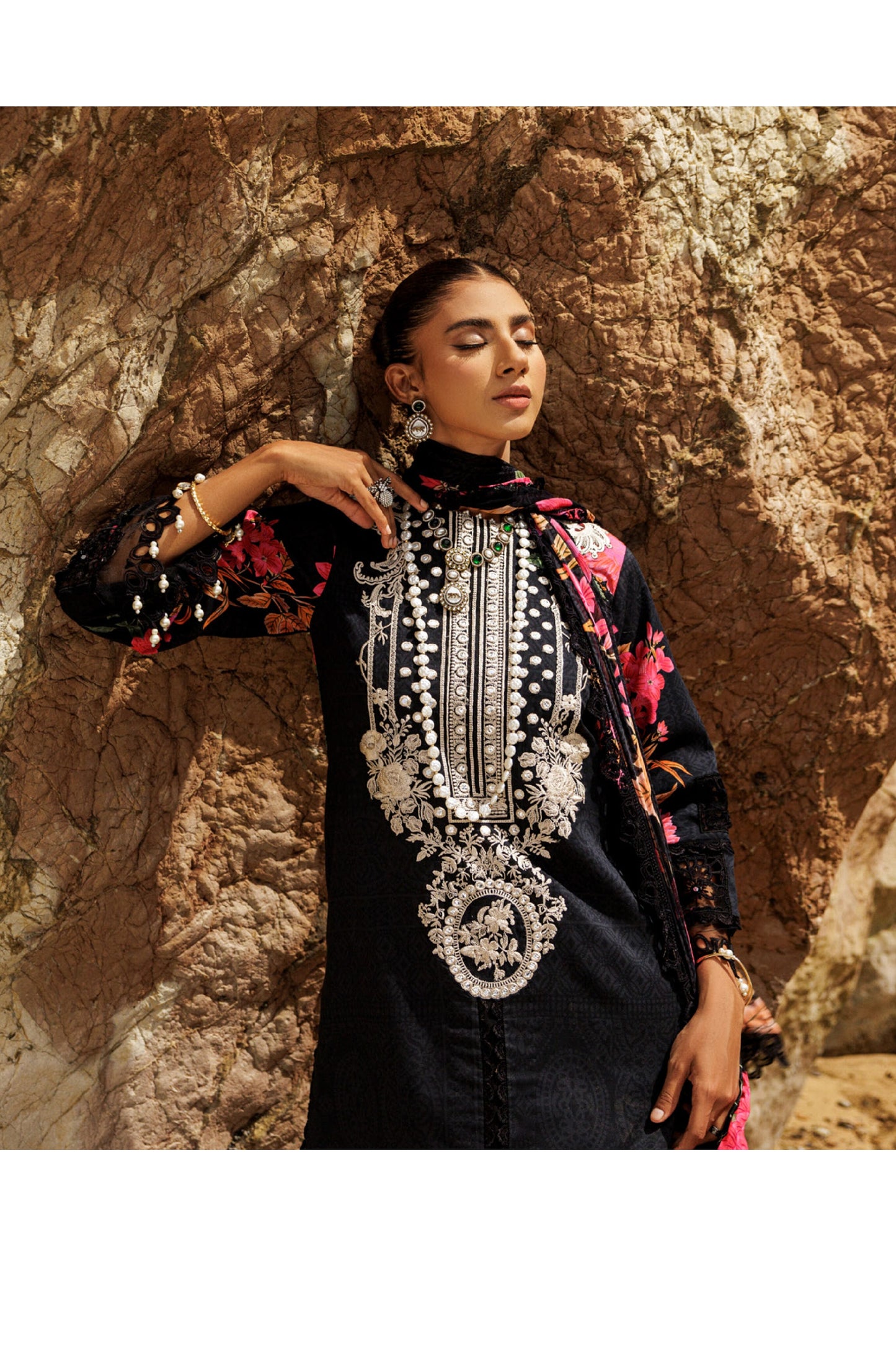 CHARIZMA RANG E BAHAR LAWN EMBROIDERED COLLECTION 2025 ๐ธ๐ธ