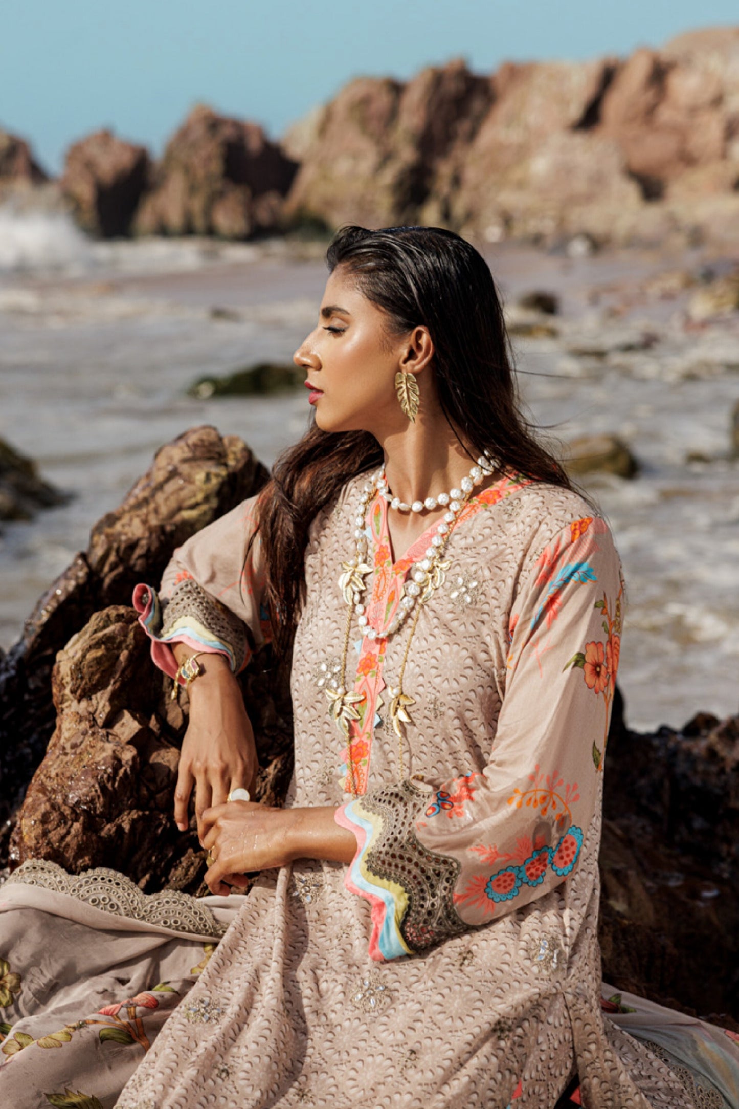 CHARIZMA RANG E BAHAR LAWN EMBROIDERED COLLECTION 2025