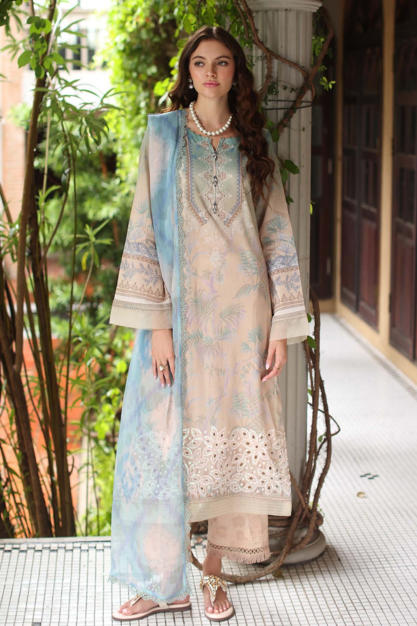 AAFREEN BY RIAZ ARTS CHIKANKARI EMBROIDERED LAWN 2025