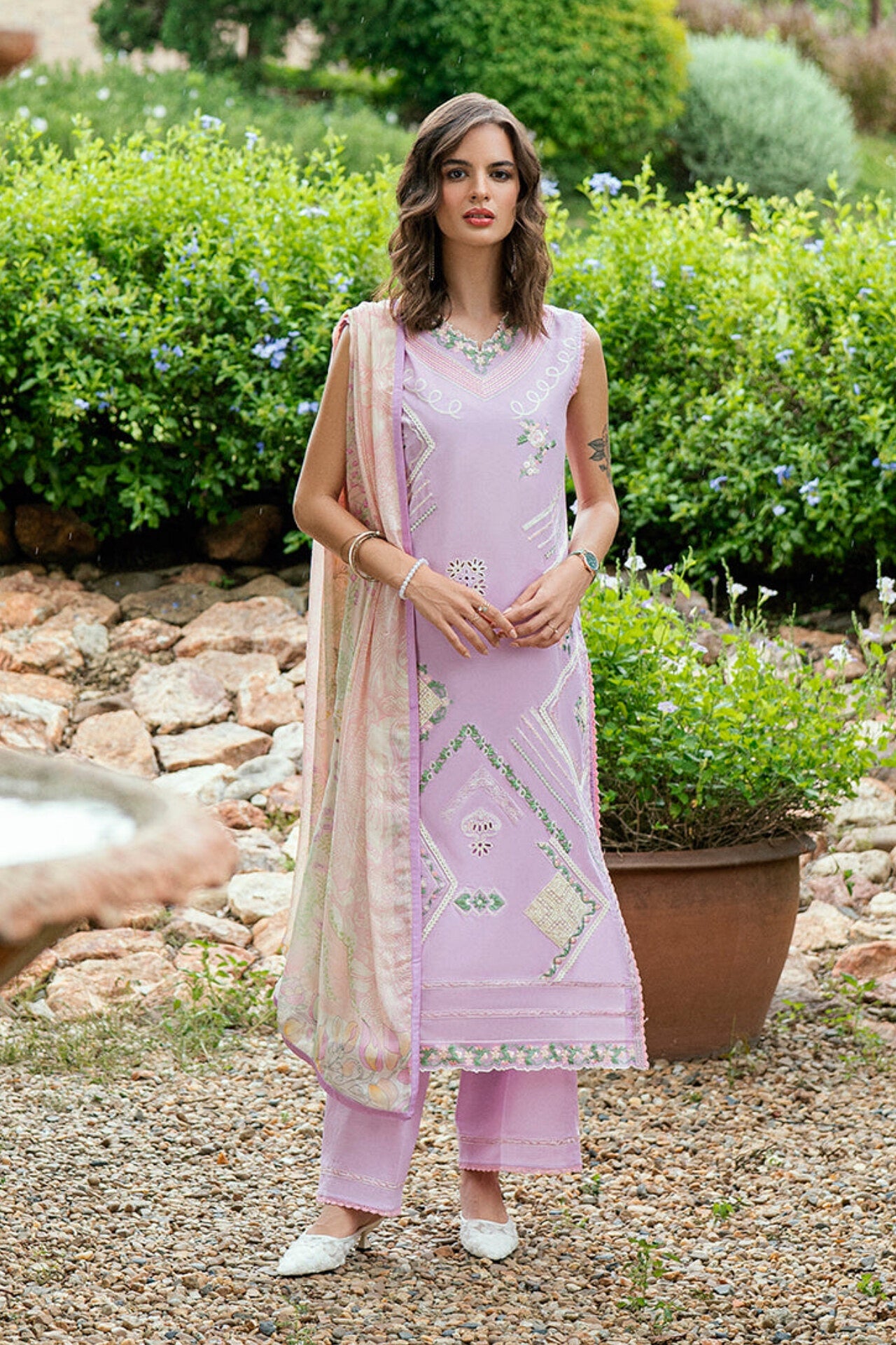ROHEENAZ SUMMER REVERIE LUXURY LAWN 2025