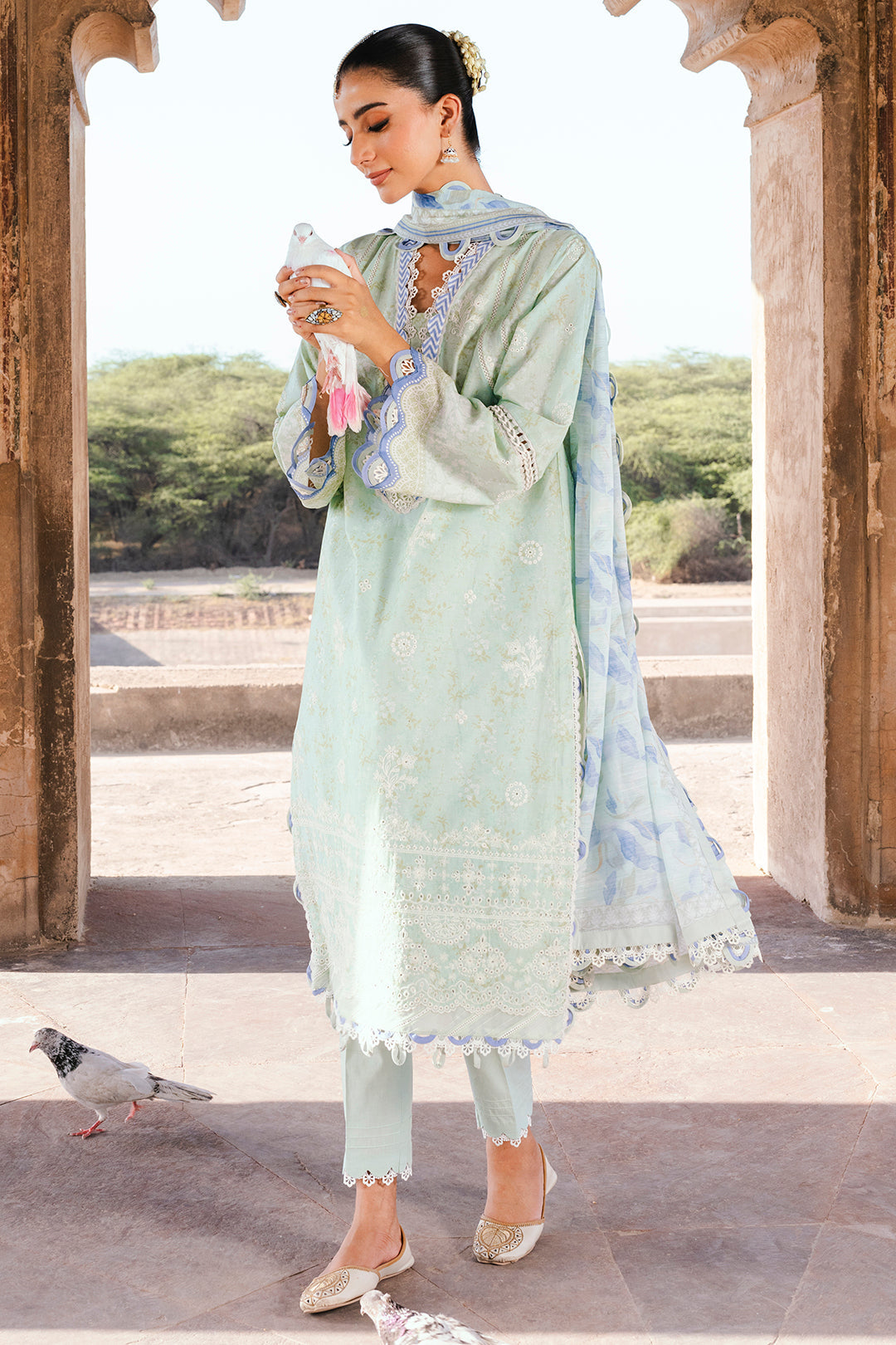 ZELLBURY CHIKANKARI LAWN EMBROIDERED COLLECTION 2025