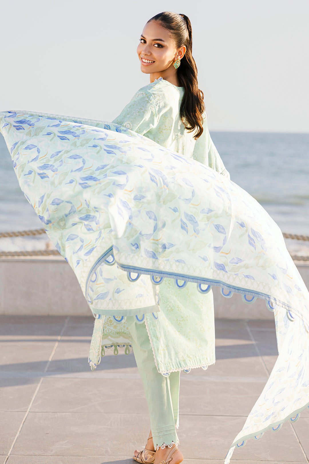 ZELLBURY CHIKANKARI LAWN EMBROIDERED COLLECTION 2025