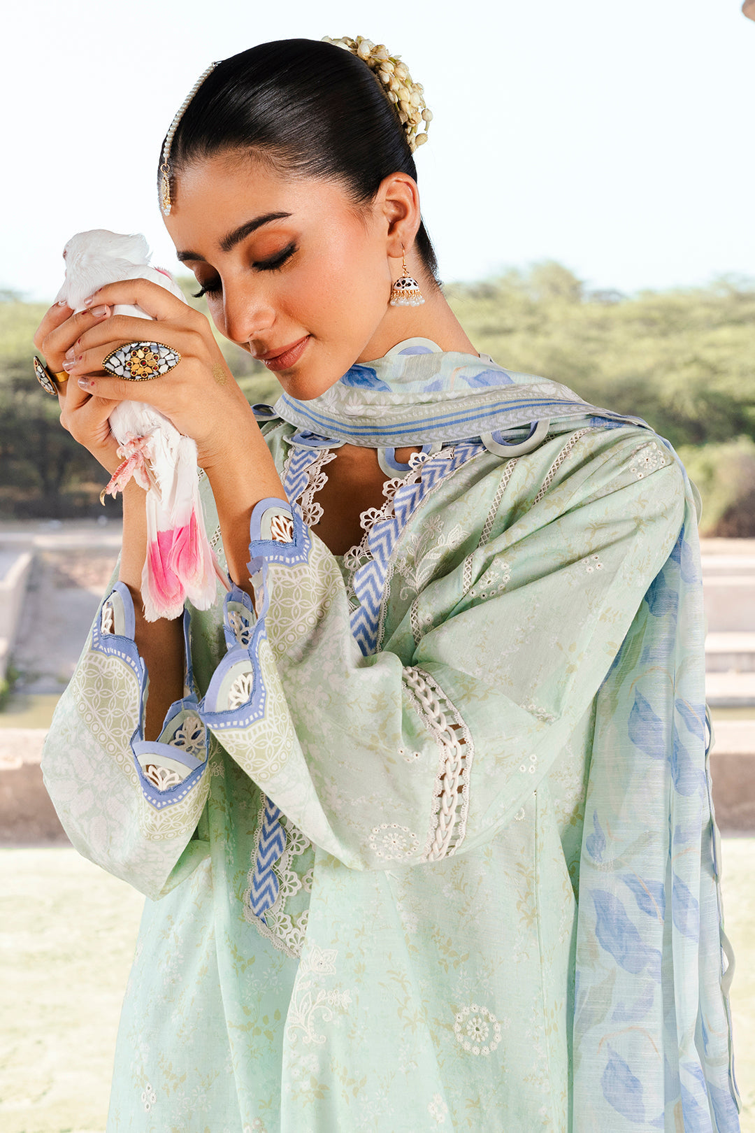 ZELLBURY CHIKANKARI LAWN EMBROIDERED COLLECTION 2025