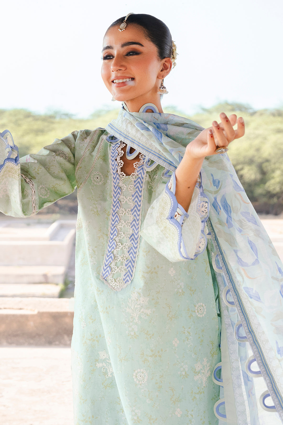 ZELLBURY CHIKANKARI LAWN EMBROIDERED COLLECTION 2025