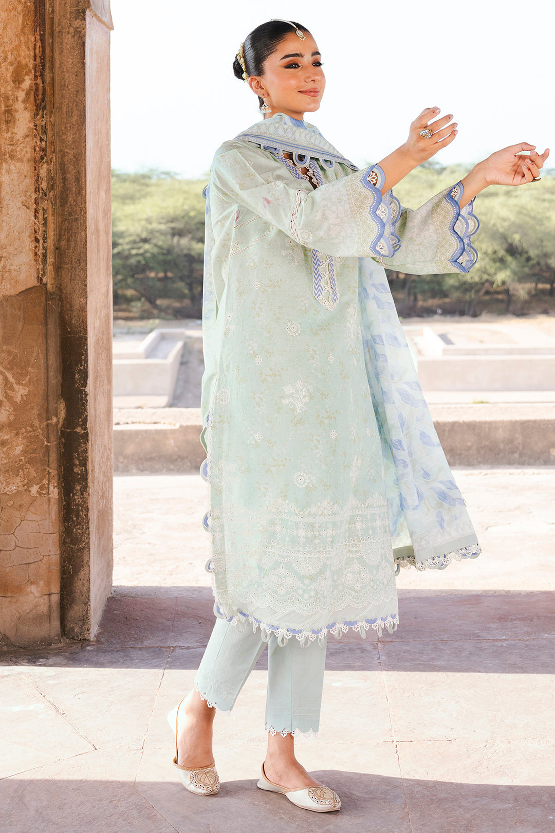 ZELLBURY CHIKANKARI LAWN EMBROIDERED COLLECTION 2025