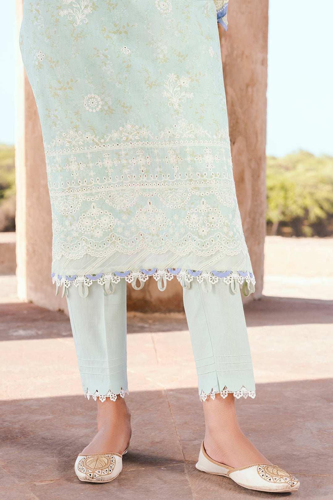 ZELLBURY CHIKANKARI LAWN EMBROIDERED COLLECTION 2025
