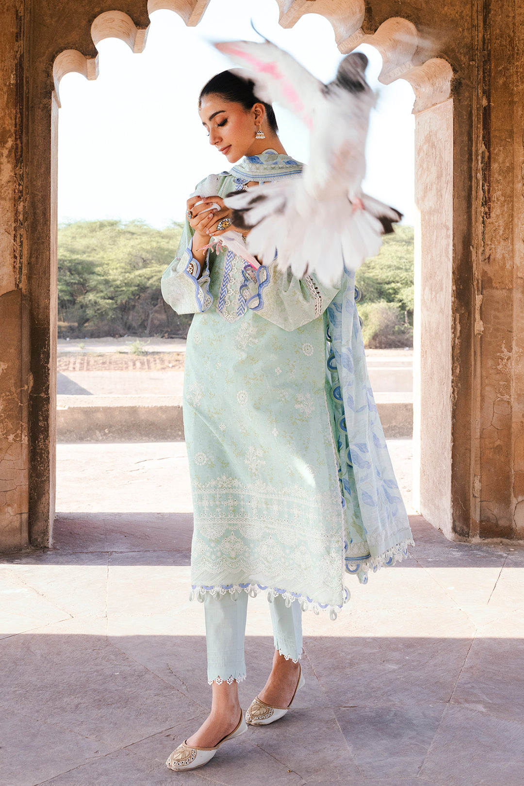 ZELLBURY CHIKANKARI LAWN EMBROIDERED COLLECTION 2025
