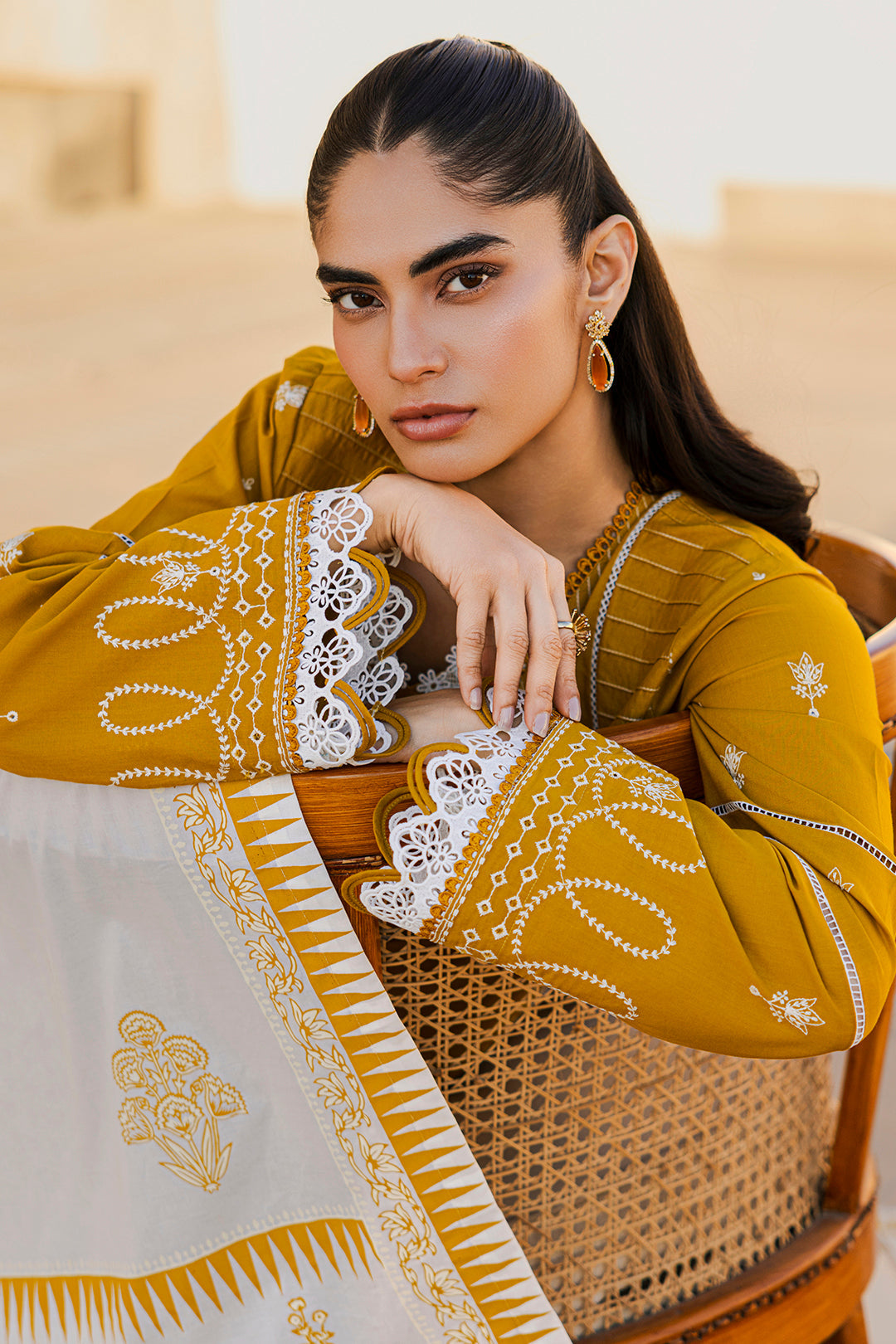 ZELLBURY CHIKANKARI LAWN EMBROIDERED COLLECTION 2025