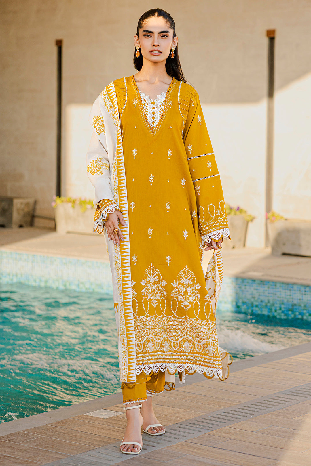 ZELLBURY CHIKANKARI LAWN EMBROIDERED COLLECTION 2025