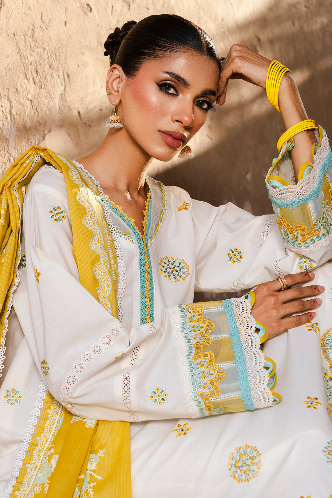 ZELLBURY CHIKANKARI LAWN EMBROIDERED COLLECTION 2025 3