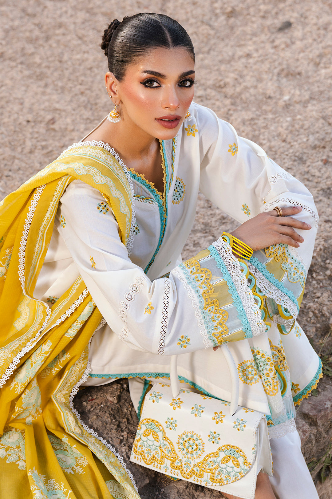 ZELLBURY CHIKANKARI LAWN EMBROIDERED COLLECTION 2025 3