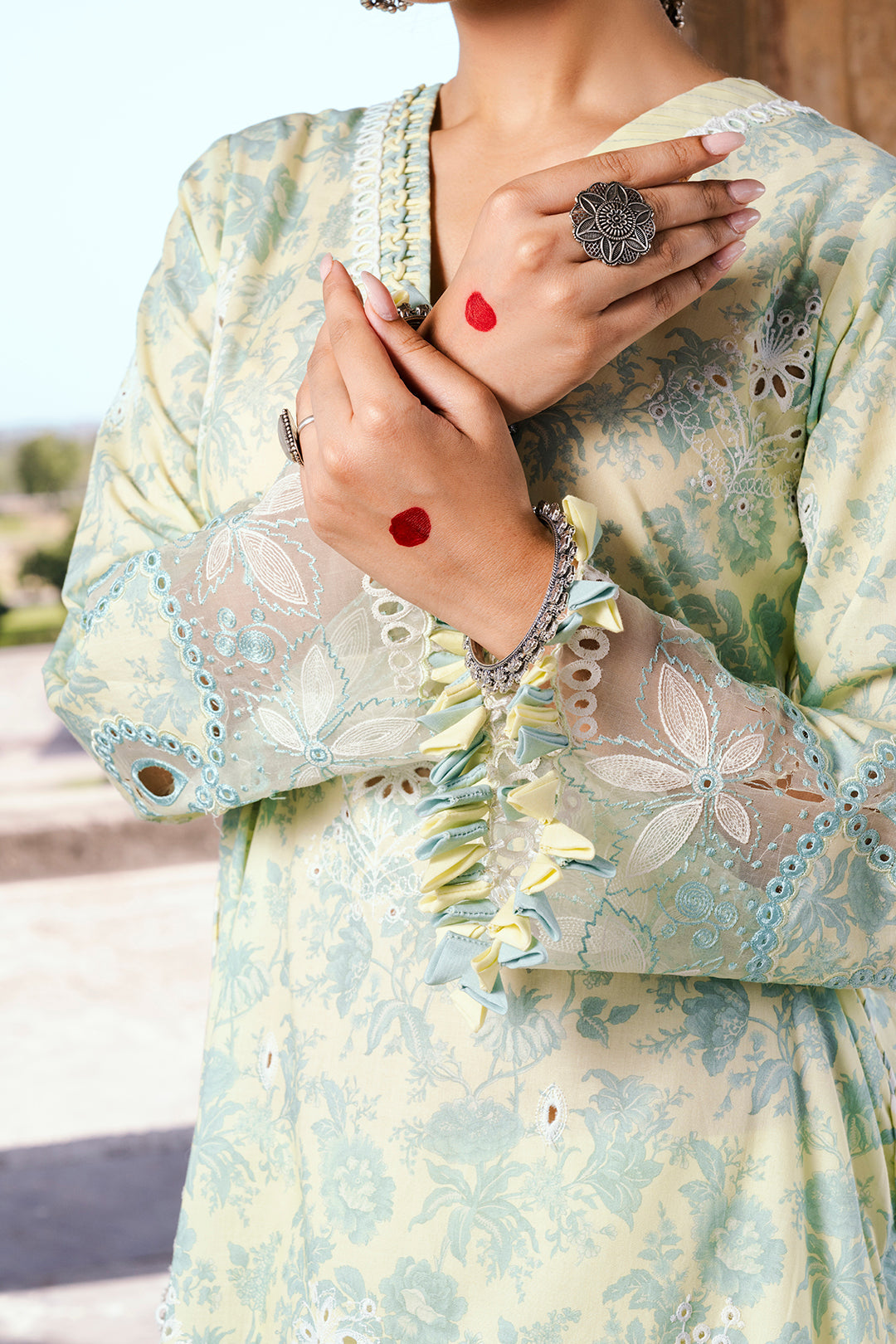 ZELLBURY CHIKANKARI LAWN EMBROIDERED COLLECTION 2025
