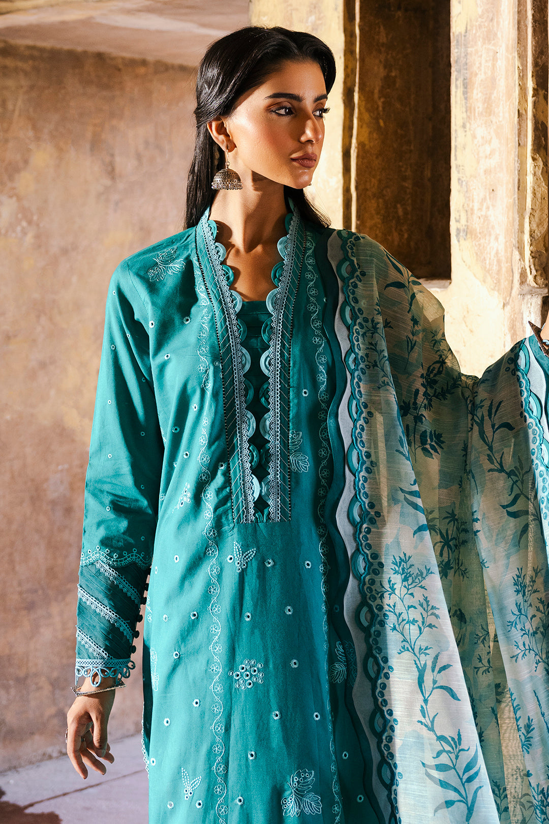 ZELLBURY CHIKANKARI LAWN EMBROIDERED COLLECTION 2025 1