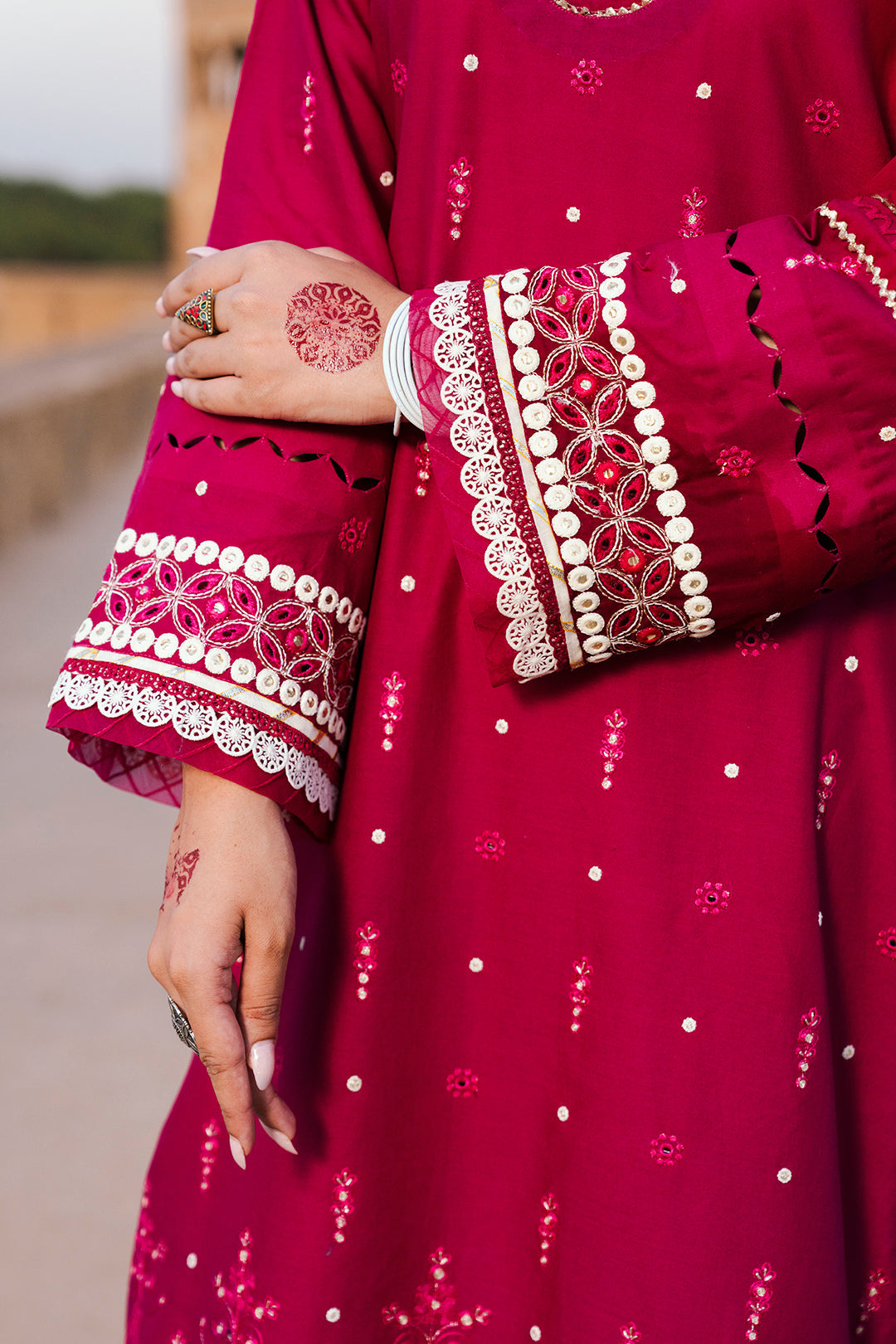 ZELLBURY CHIKANKARI LAWN EMBROIDERED COLLECTION 2025 3