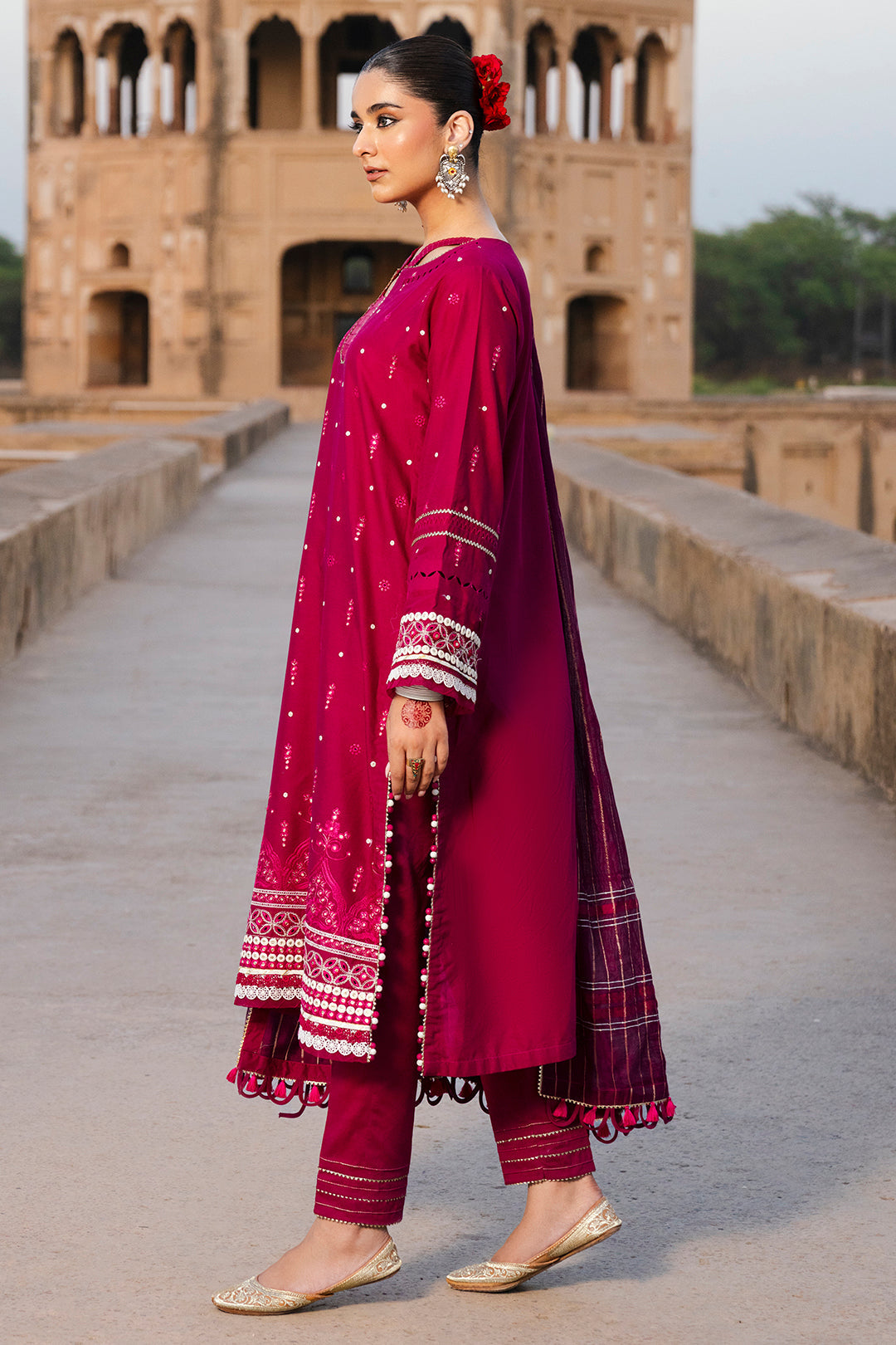 ZELLBURY CHIKANKARI LAWN EMBROIDERED COLLECTION 2025 3
