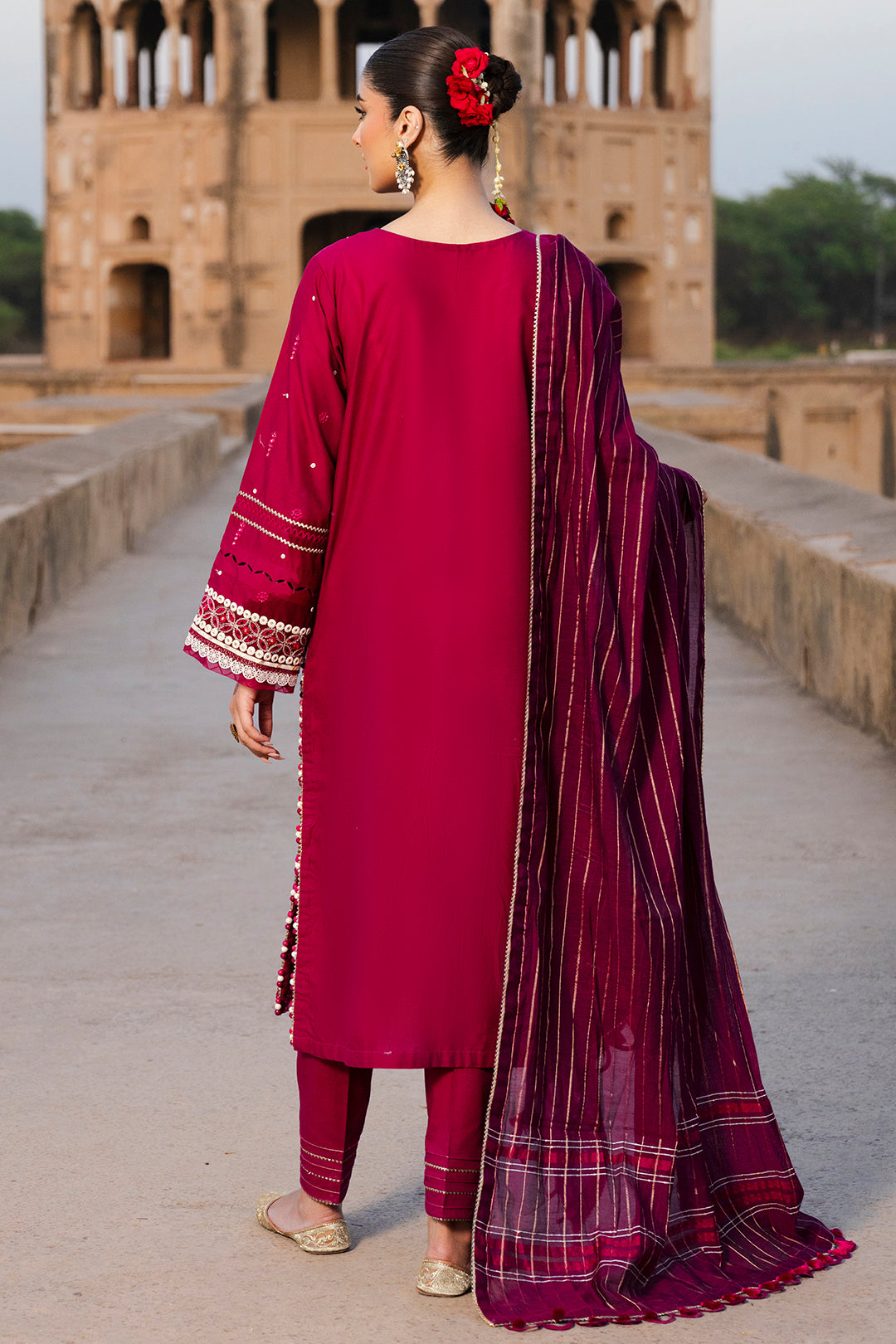 ZELLBURY CHIKANKARI LAWN EMBROIDERED COLLECTION 2025 3
