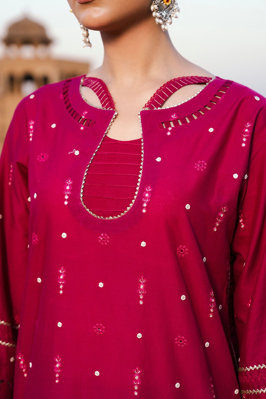 ZELLBURY CHIKANKARI LAWN EMBROIDERED COLLECTION 2025 3