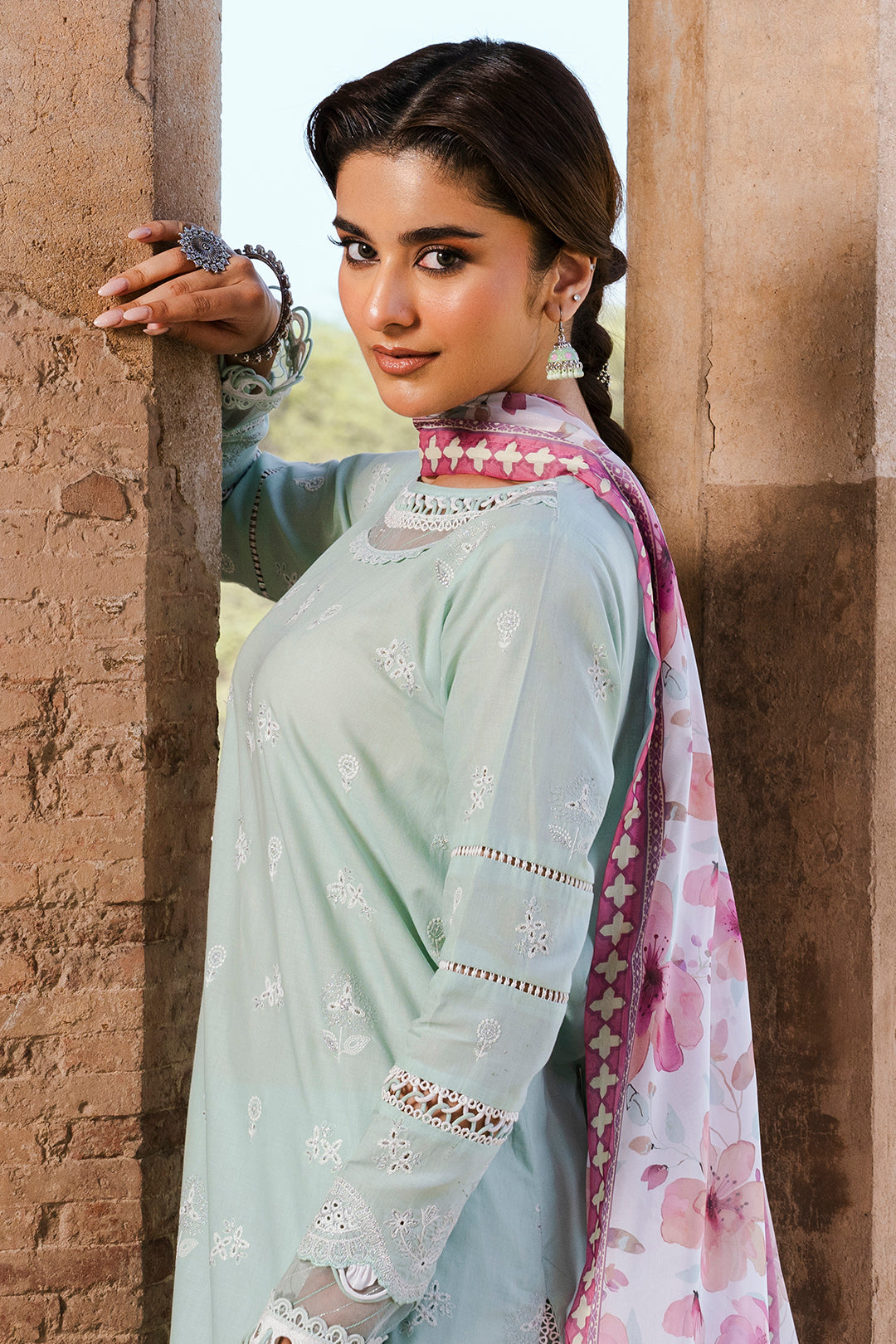 ZELLBURY CHIKANKARI LAWN EMBROIDERED COLLECTION 2025