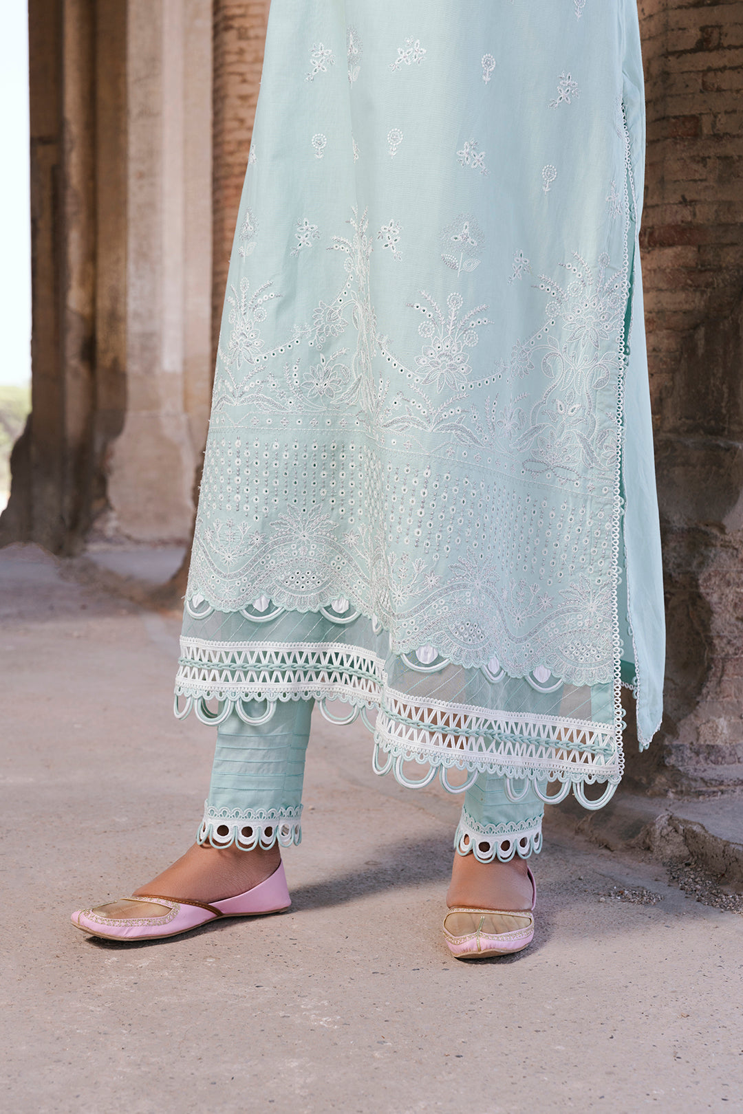 ZELLBURY CHIKANKARI LAWN EMBROIDERED COLLECTION 2025