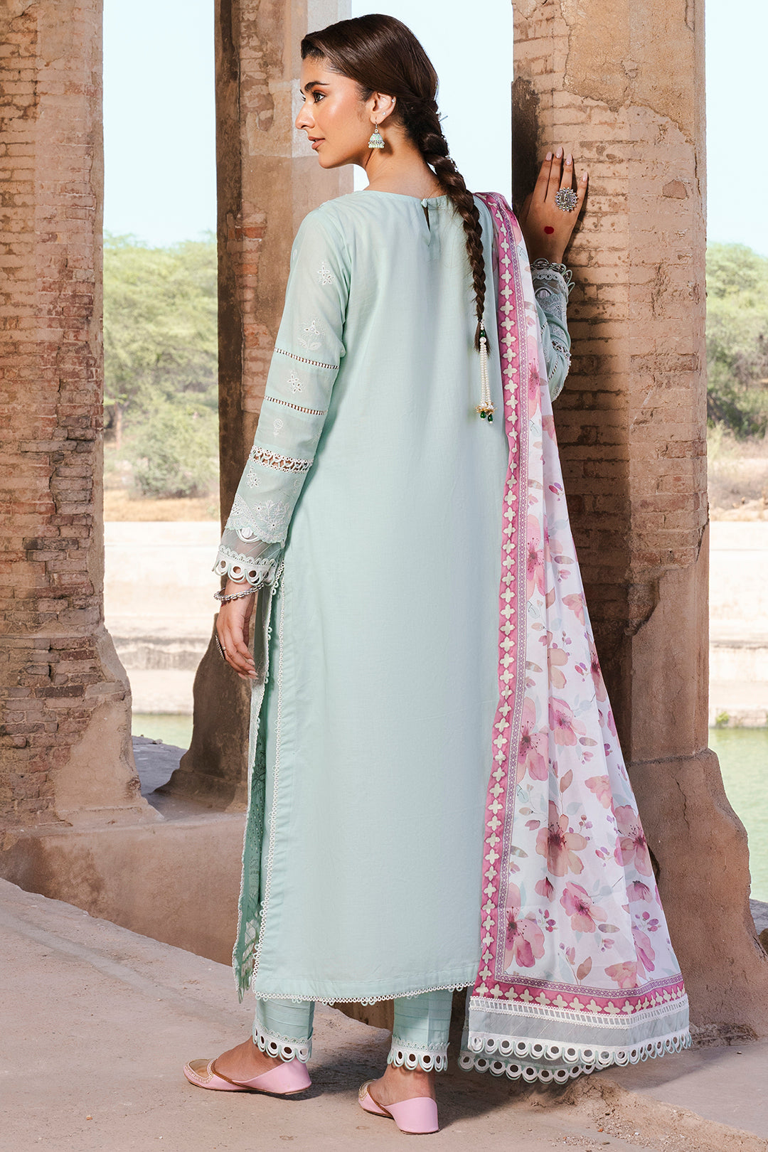 ZELLBURY CHIKANKARI LAWN EMBROIDERED COLLECTION 2025