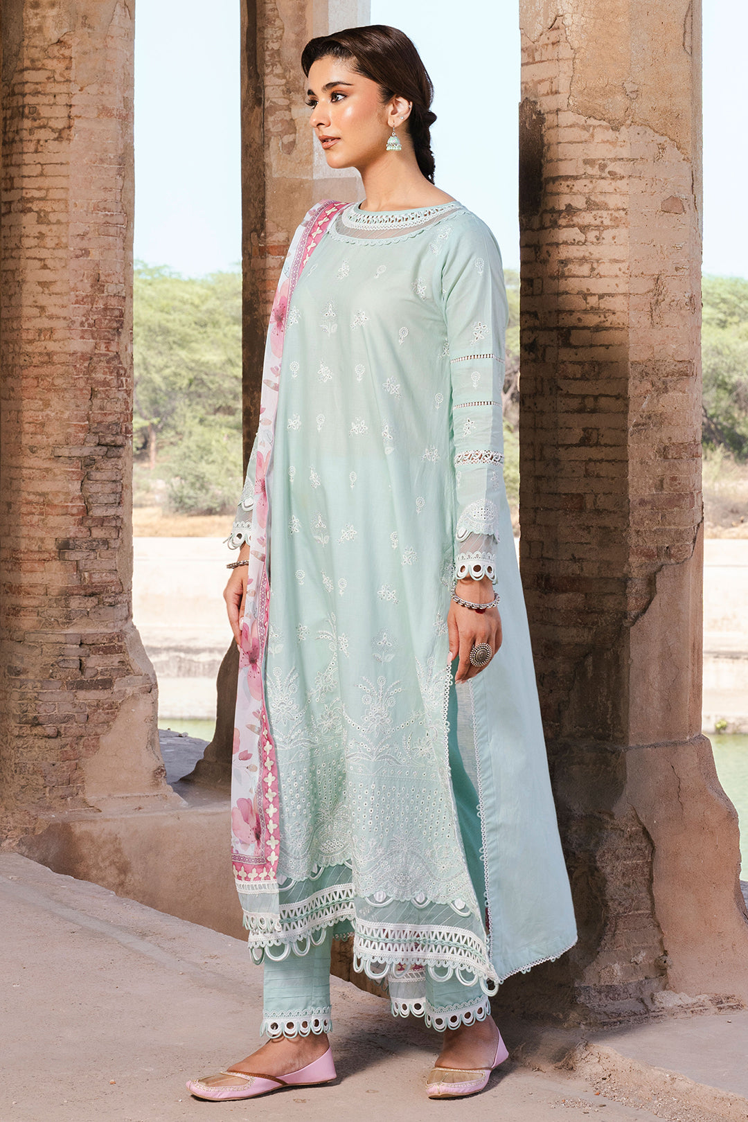 ZELLBURY CHIKANKARI LAWN EMBROIDERED COLLECTION 2025