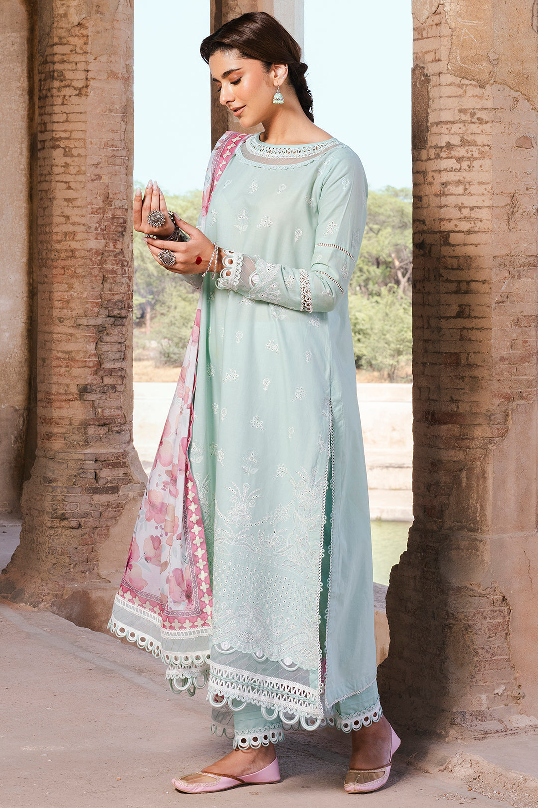 ZELLBURY CHIKANKARI LAWN EMBROIDERED COLLECTION 2025