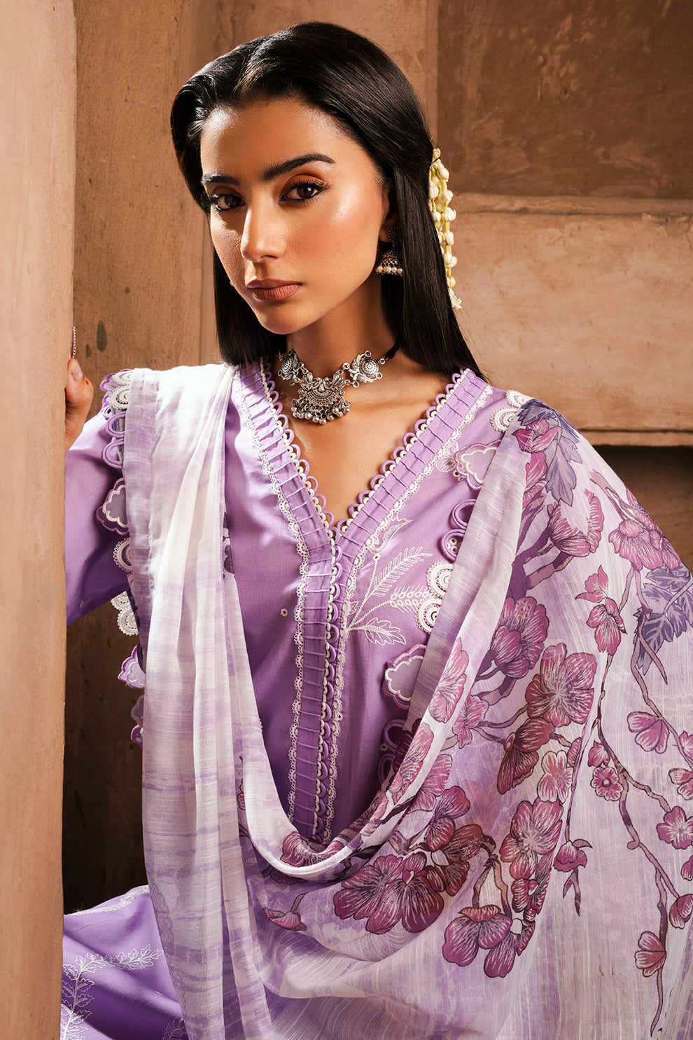 ZELLBURY CHIKANKARI LAWN EMBROIDERED COLLECTION 2025 2