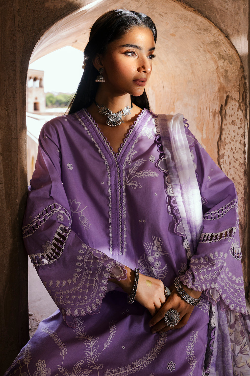ZELLBURY CHIKANKARI LAWN EMBROIDERED COLLECTION 2025 2