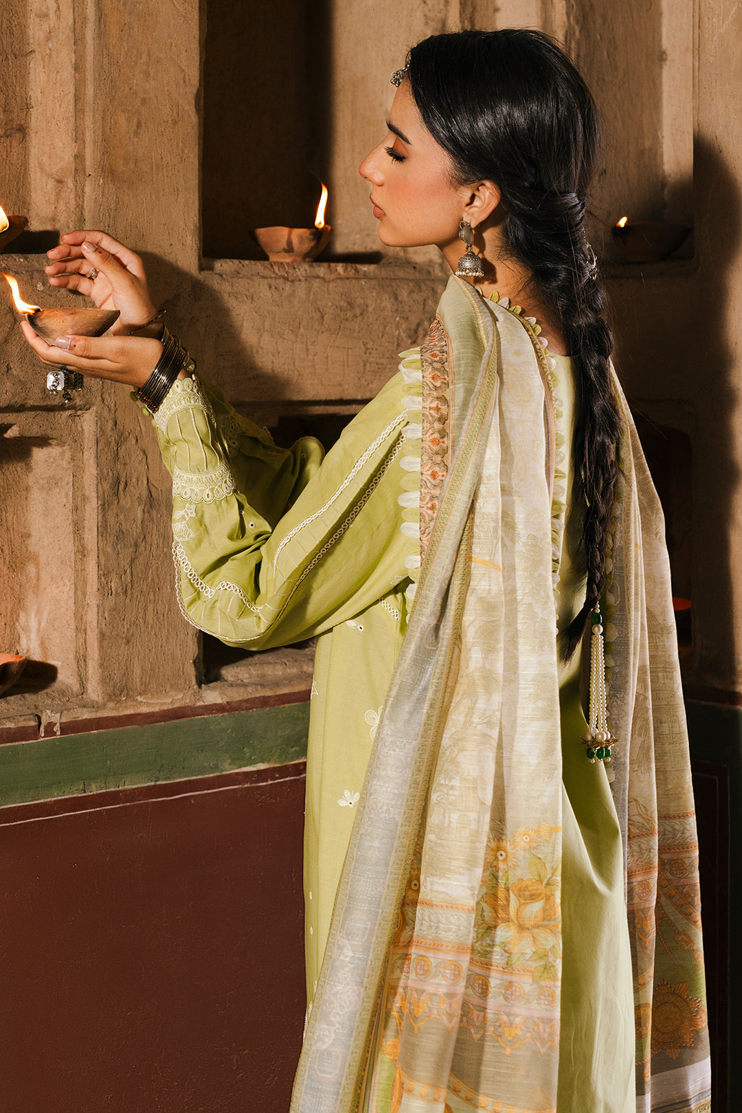 ZELLBURY CHIKANKARI LAWN EMBROIDERED COLLECTION 2025