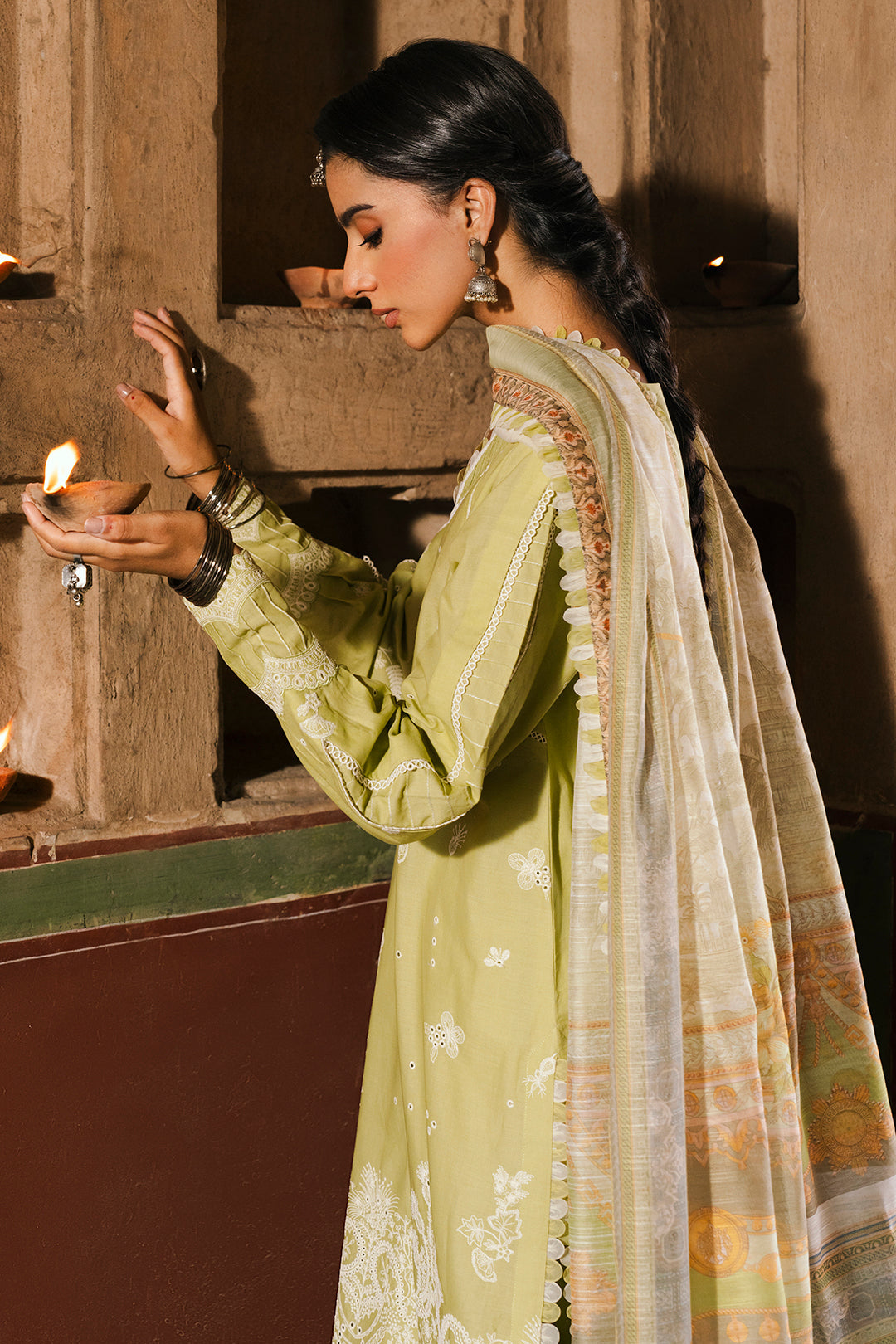 ZELLBURY CHIKANKARI LAWN EMBROIDERED COLLECTION 2025