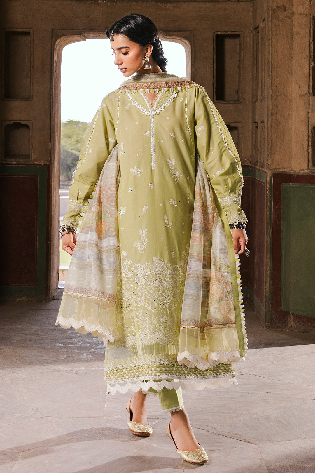 ZELLBURY CHIKANKARI LAWN EMBROIDERED COLLECTION 2025