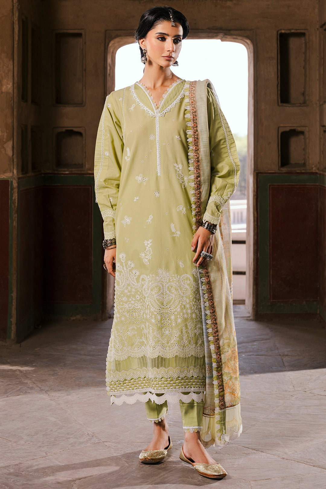 ZELLBURY CHIKANKARI LAWN EMBROIDERED COLLECTION 2025