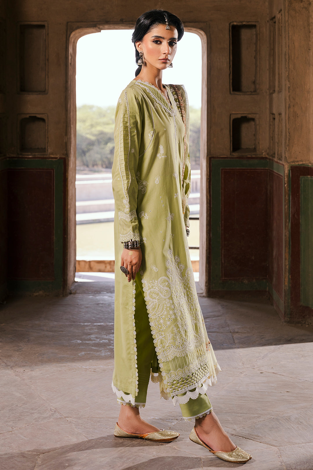 ZELLBURY CHIKANKARI LAWN EMBROIDERED COLLECTION 2025