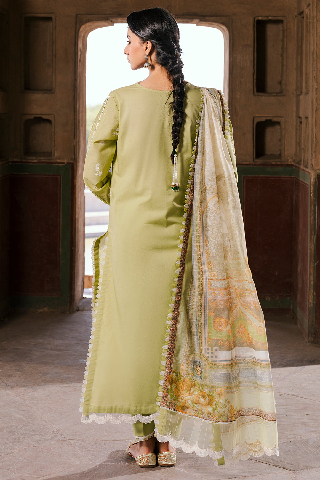 ZELLBURY CHIKANKARI LAWN EMBROIDERED COLLECTION 2025