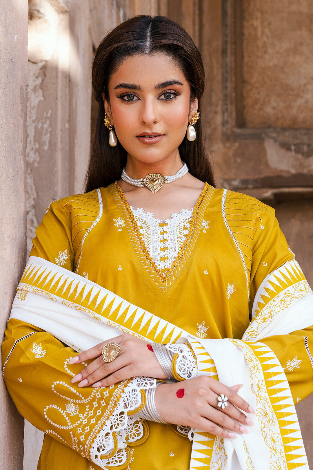 ZELLBURY CHIKANKARI LAWN EMBROIDERED COLLECTION 2025