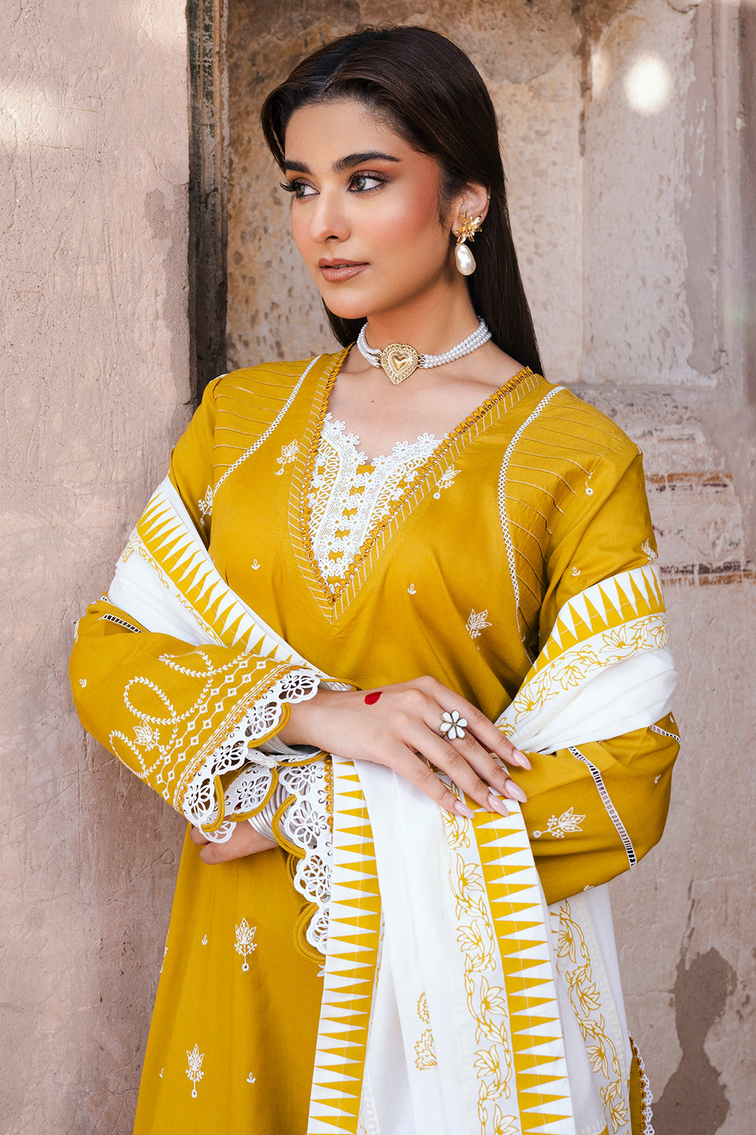 ZELLBURY CHIKANKARI LAWN EMBROIDERED COLLECTION 2025