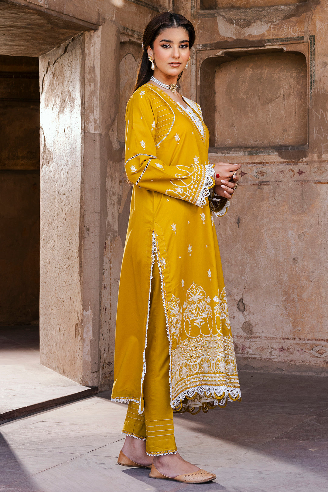 ZELLBURY CHIKANKARI LAWN EMBROIDERED COLLECTION 2025