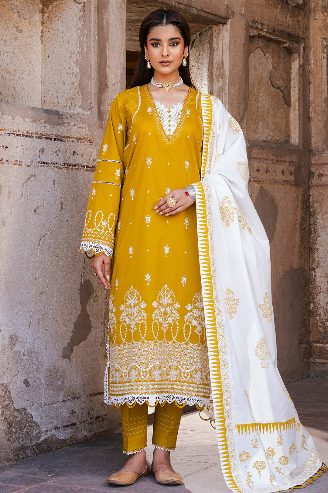 ZELLBURY CHIKANKARI LAWN EMBROIDERED COLLECTION 2025