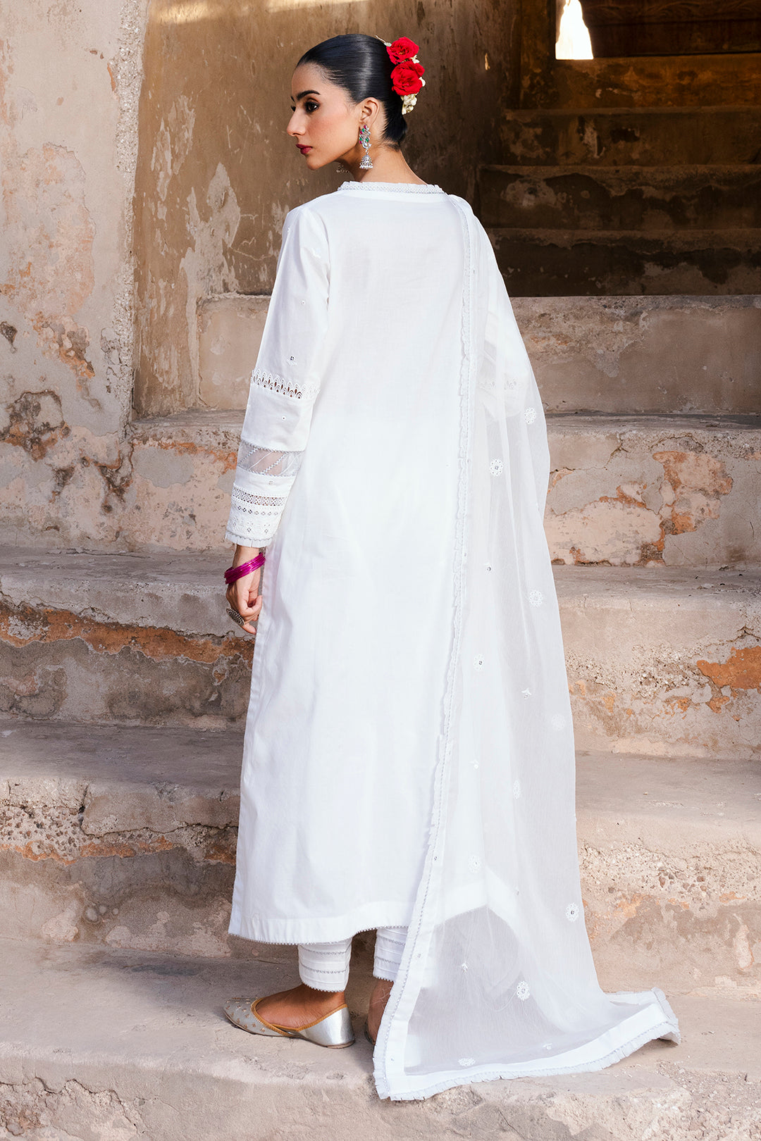 ZELLBURY CHIKANKARI LAWN EMBROIDERED COLLECTION 2025 2