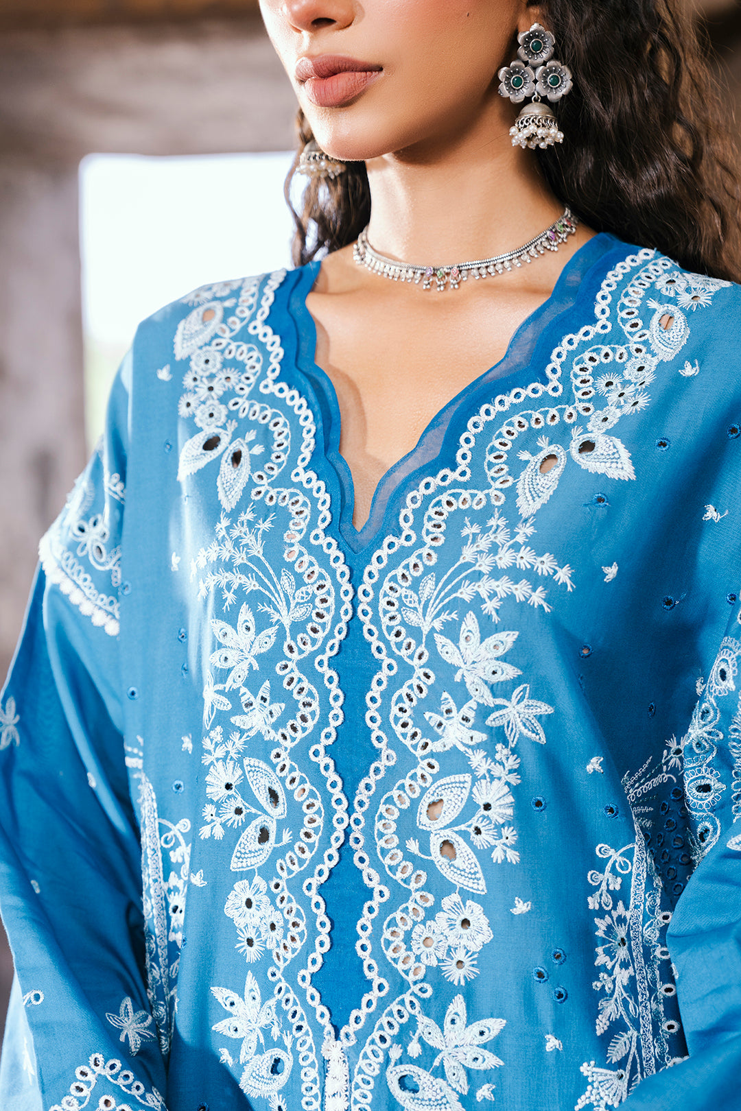 ZELLBURY CHIKANKARI LAWN EMBROIDERED COLLECTION 2025 4