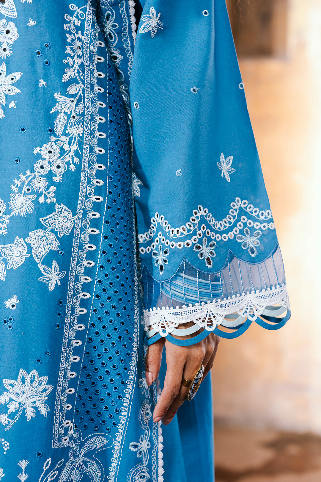 ZELLBURY CHIKANKARI LAWN EMBROIDERED COLLECTION 2025 4