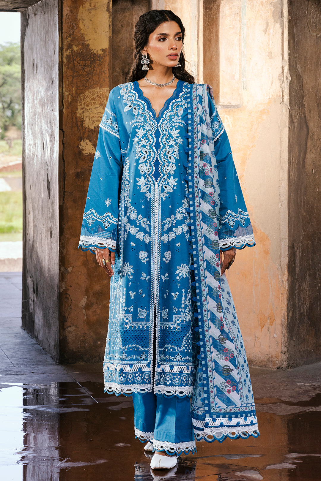 ZELLBURY CHIKANKARI LAWN EMBROIDERED COLLECTION 2025 4