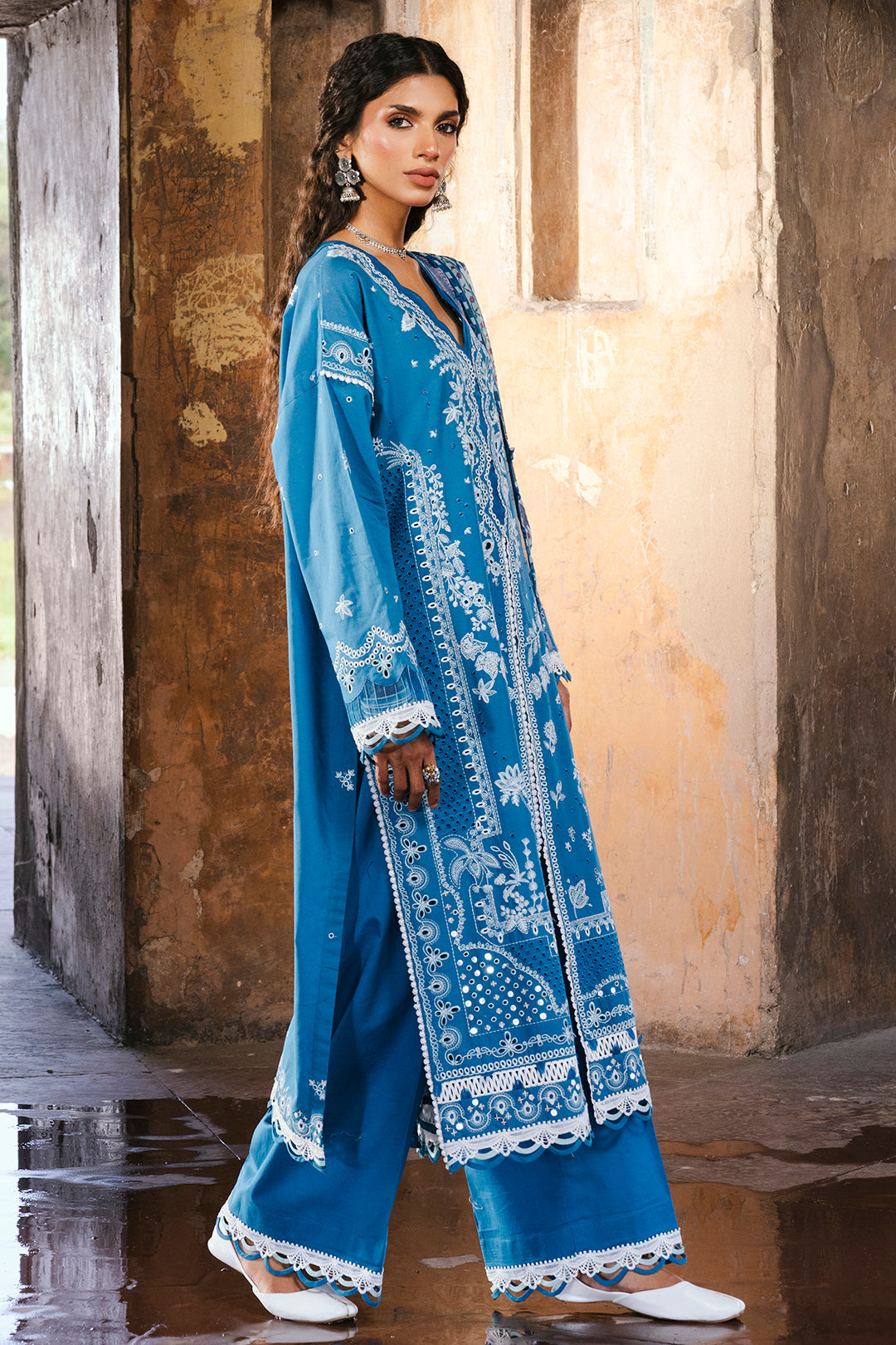 ZELLBURY CHIKANKARI LAWN EMBROIDERED COLLECTION 2025 4