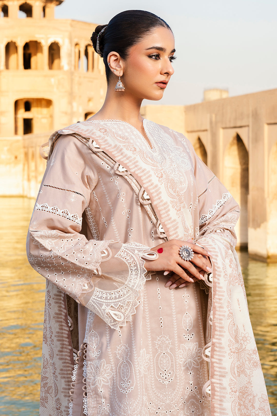 ZELLBURY CHIKANKARI LAWN EMBROIDERED COLLECTION 2025 6