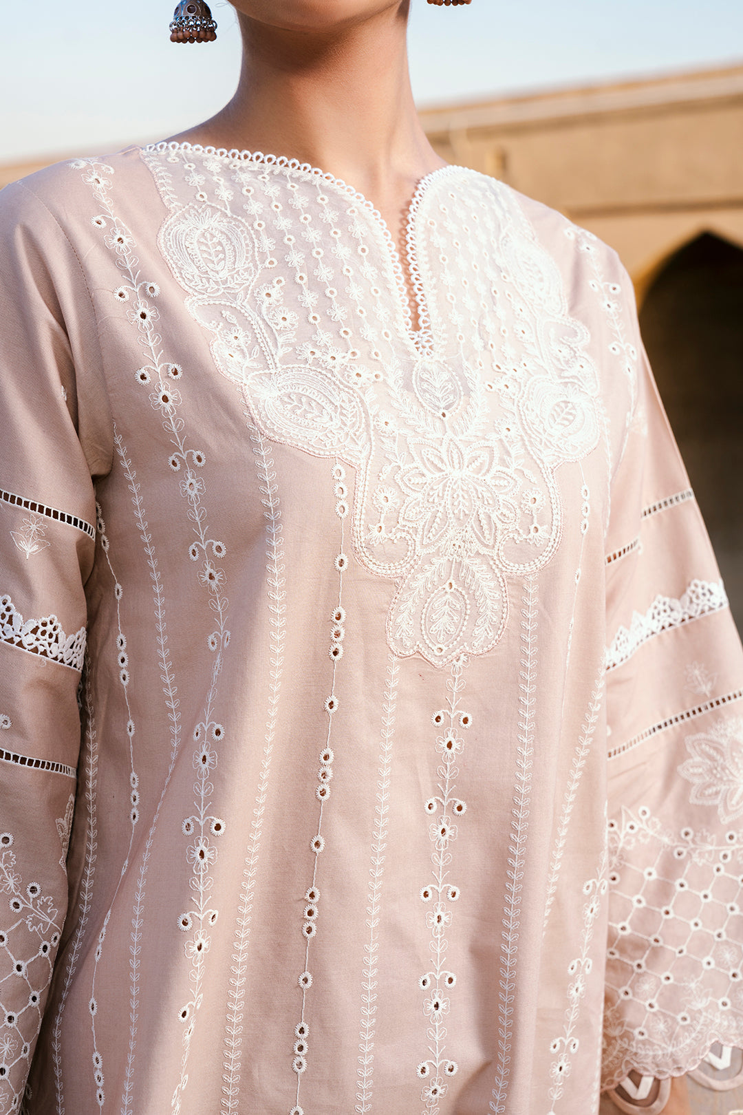 ZELLBURY CHIKANKARI LAWN EMBROIDERED COLLECTION 2025 6