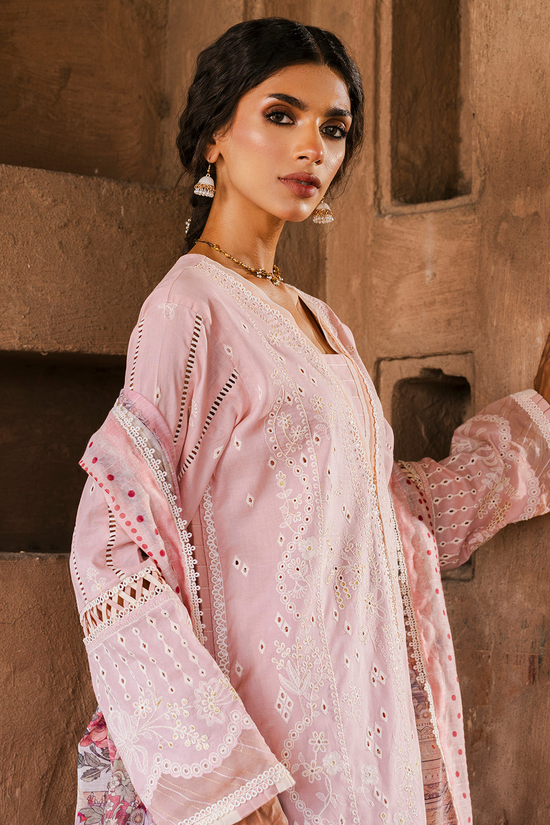 ZELLBURY CHIKANKARI LAWN EMBROIDERED COLLECTION 2025 6